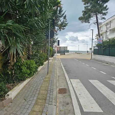 Apartment Holiday Apartments Durres *